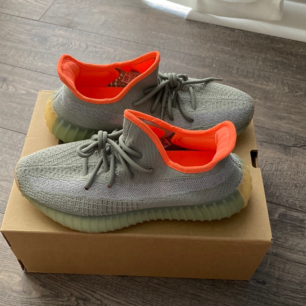 Yeezy boost 350 V2 desert sage like new